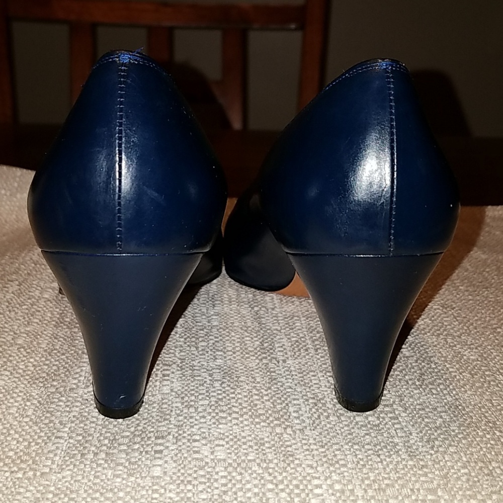 FERRAGAMO Cap Toe Heel - Picture 7 of 8